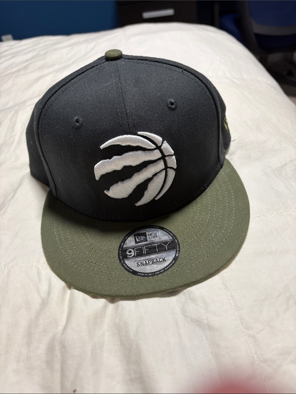 New Era Black and Olive Toronto Raptors 9FIFTY Snapback